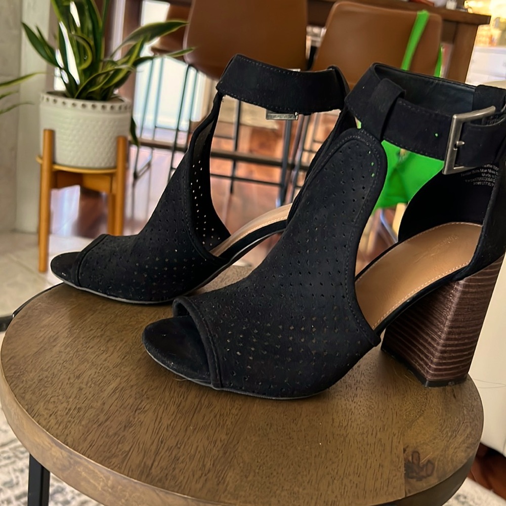 Open toe black bootie